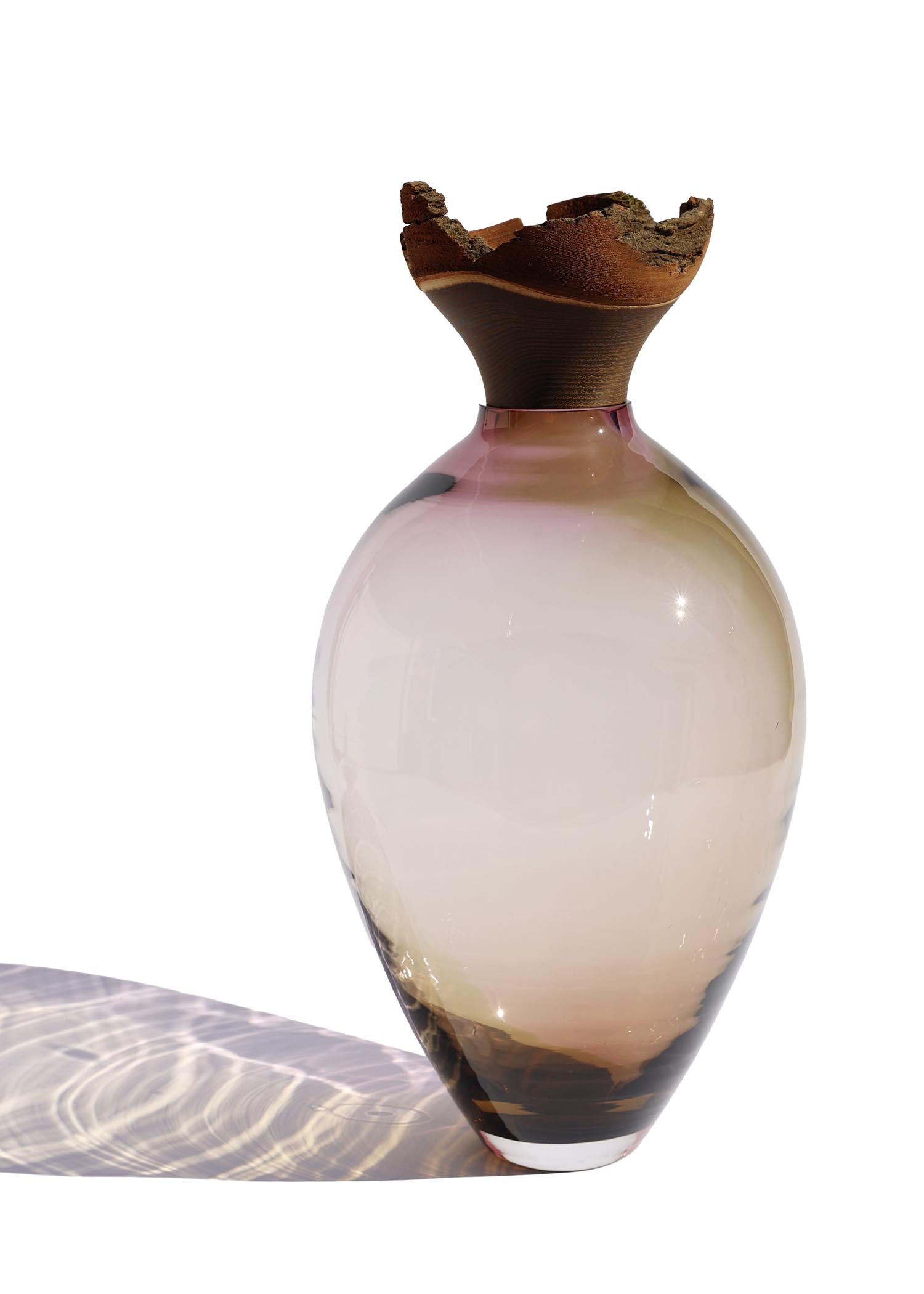 Stacking Vessel Splash in SECOND edition, featuring an artistic and dynamic design that adds energy and modern flair to any space.