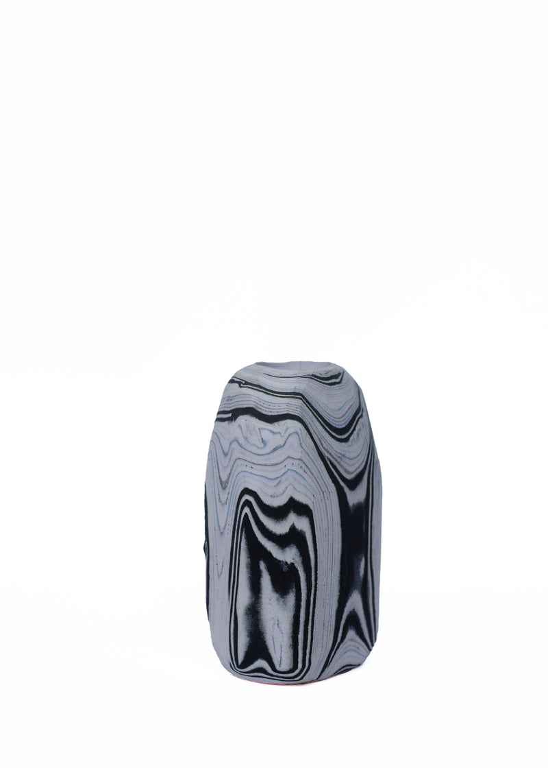 Paper Pebble Vase in Black & White, featuring a high-contrast design that adds elegance and simplicity to contemporary interiors.