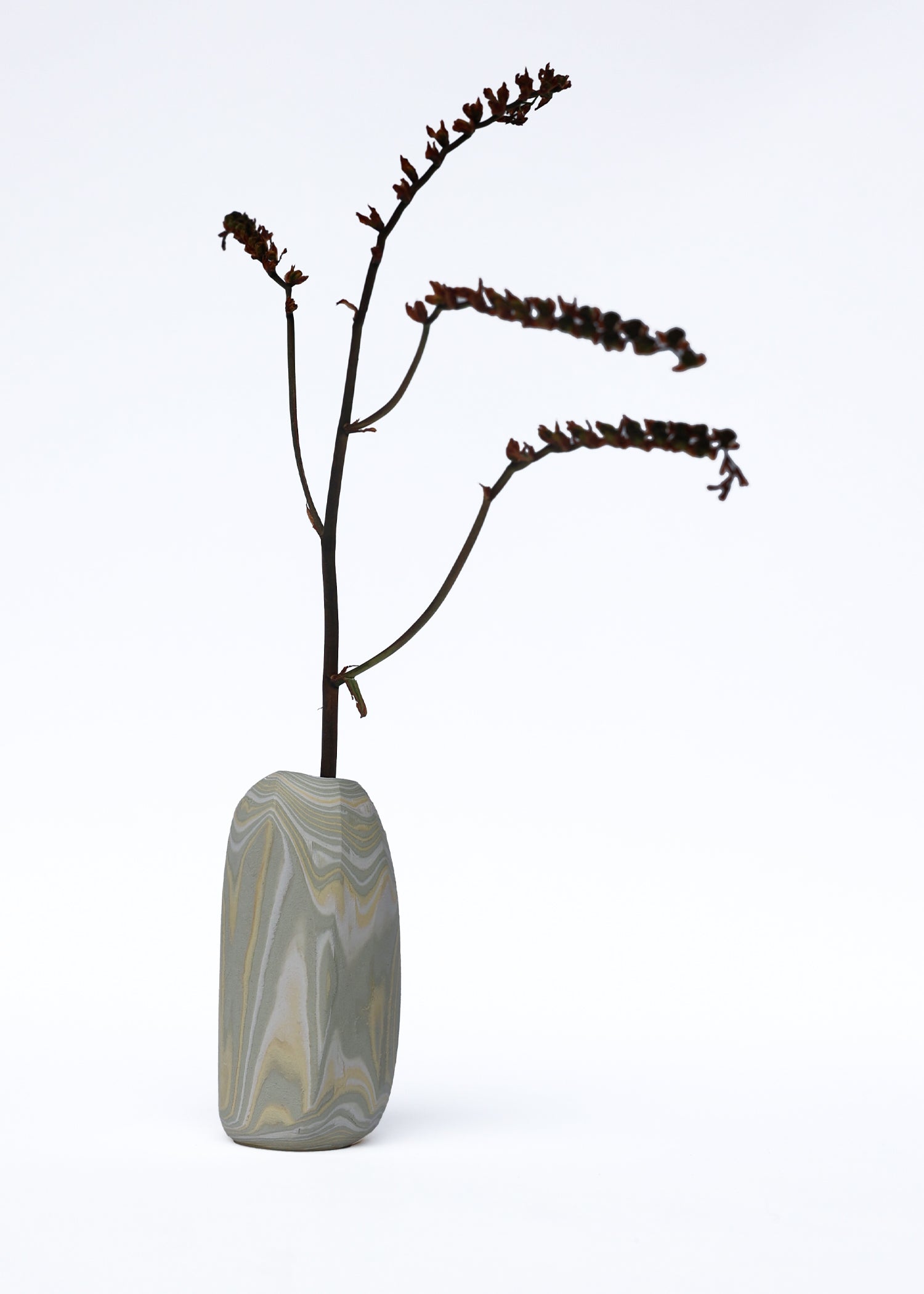 Paper Pebble Vase in Sand & Grey with flower, blending soft sand and cool grey for a calming, neutral aesthetic perfect for minimalistic decor.